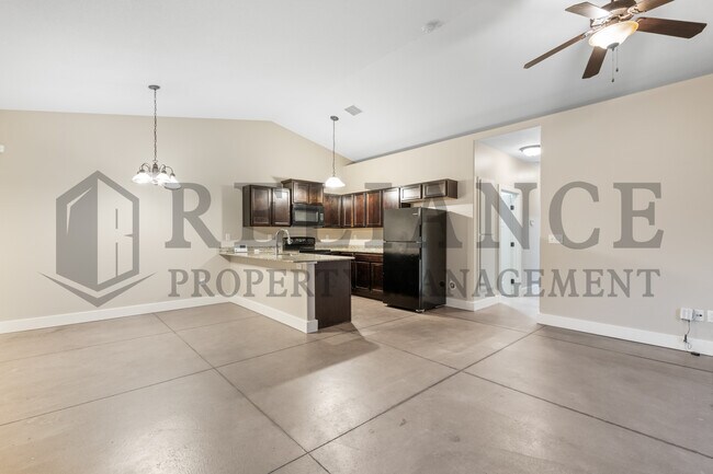 Building Photo - 3325 E Aster St
