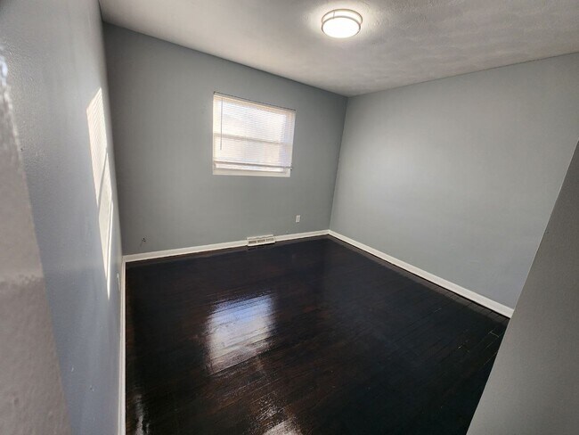 Foto del edificio - 457 Greenbay Ave