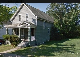 Building Photo - 246 Carl St