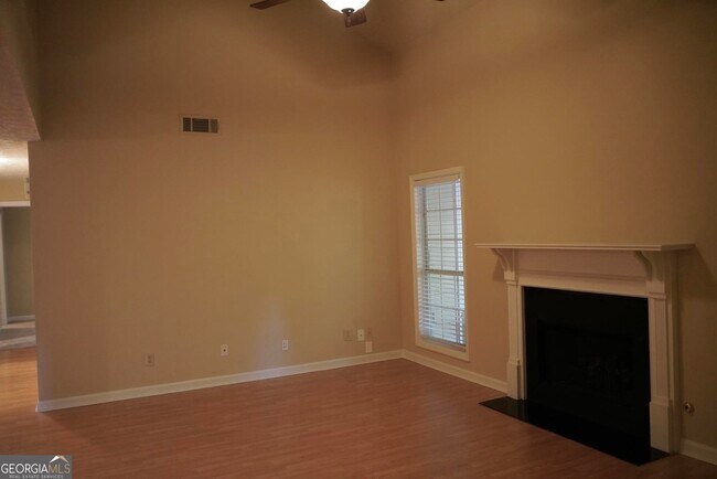 Foto del edificio - 4001 Riverlook Pkwy SE