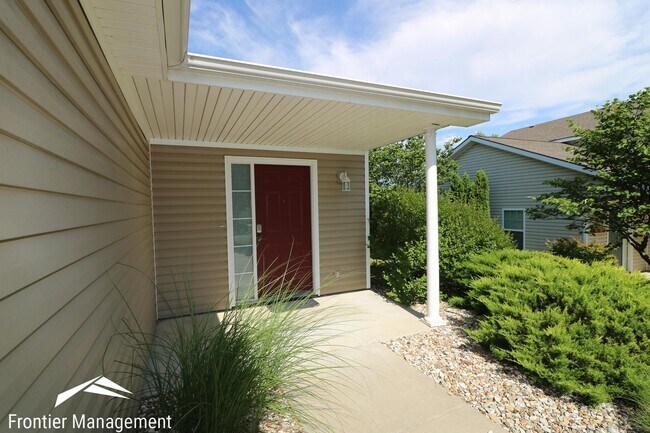 Foto del edificio - Gorgeous Duplex with Amazing View Off of Scenic Drive!