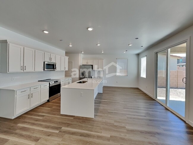 Building Photo - 6464 E Paseo Baranda