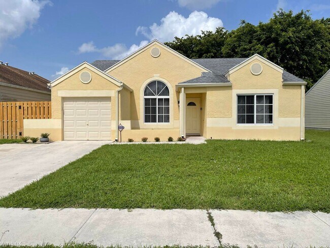 Foto del edificio - 3 br, 2 bath House - 8415 Dynasty Dr