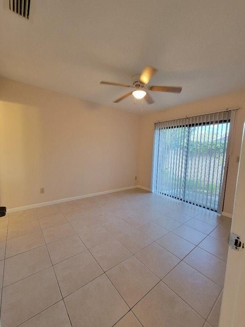 Foto del edificio - 1087 Goldenrod Rd