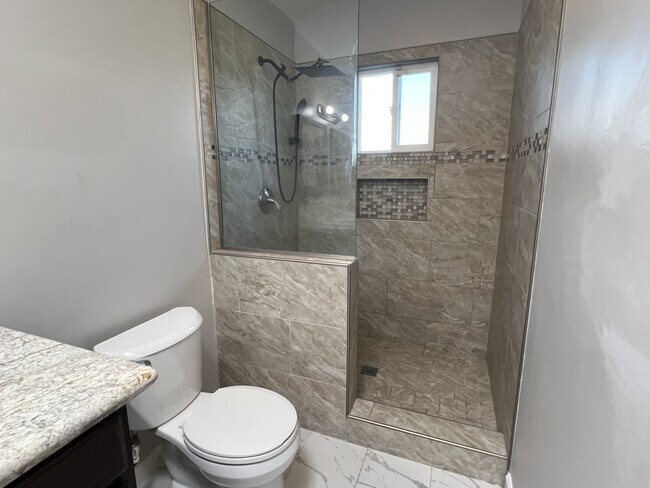 Foto del edificio - 3901 Starwood Ln