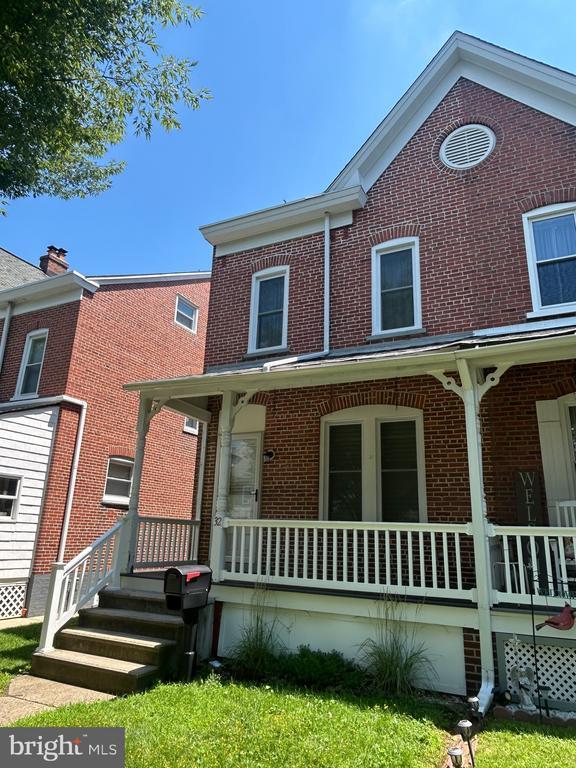 Building Photo - 32 3rd Ave