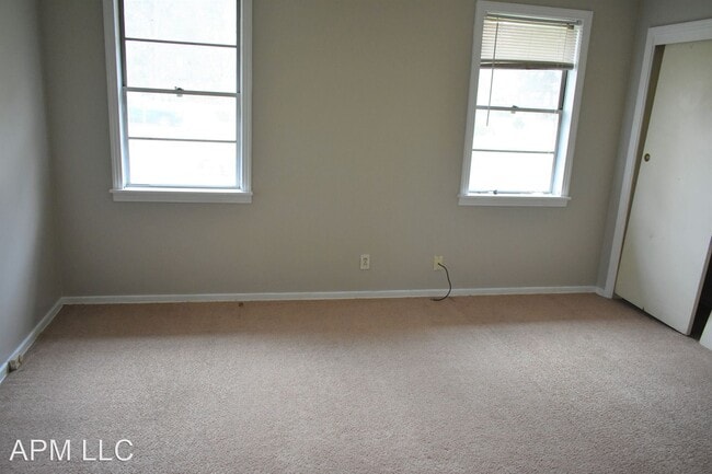 Building Photo - 4 br, 2 bath House - 200 Woodlawn Dr