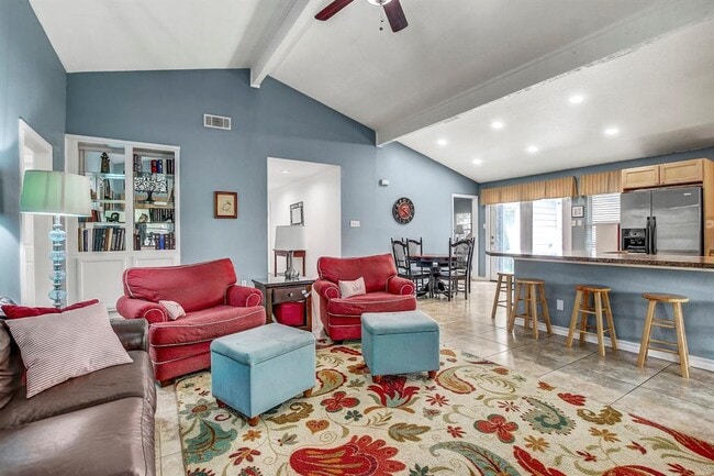 Foto del edificio - 1715 Foxfire Dr