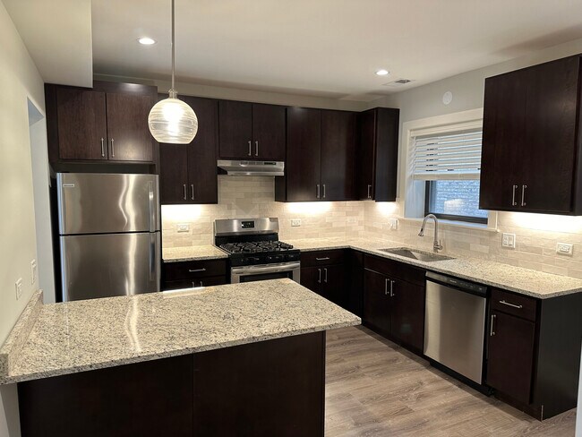 Building Photo - 1143 Maple
