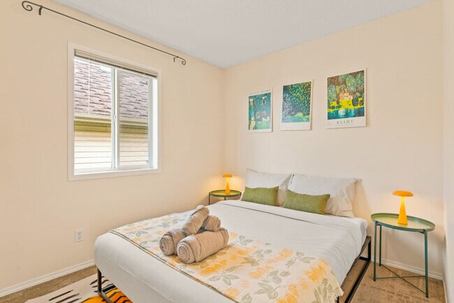 Photo du bâtiment - 212 Hidden Hills Rd NW