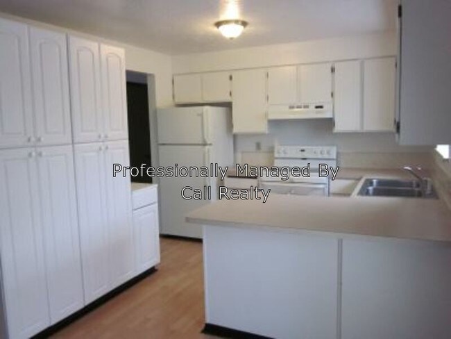Building Photo - 3911 S Moffitt Rd