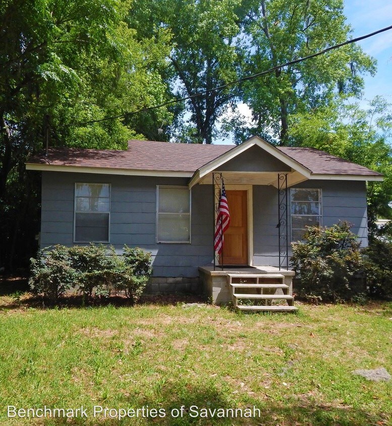 Primary Photo - 2 br, 1 bath House - 104 West 76th Streeet