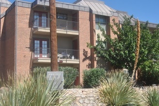 Building Photo - 4433 N Stanton St