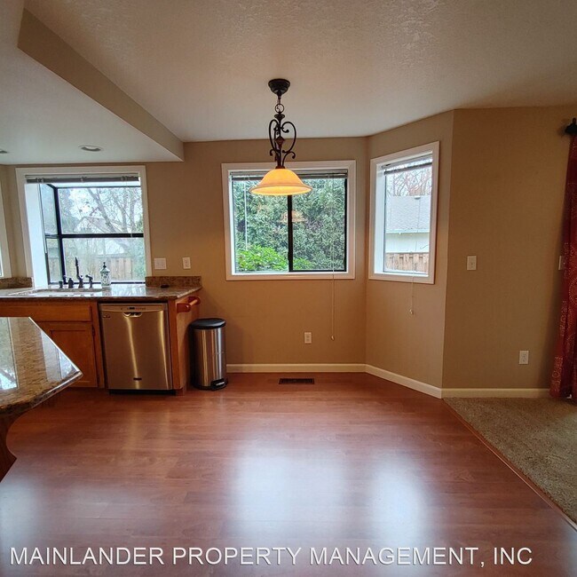 Foto del edificio - 30920 Willamette Way W