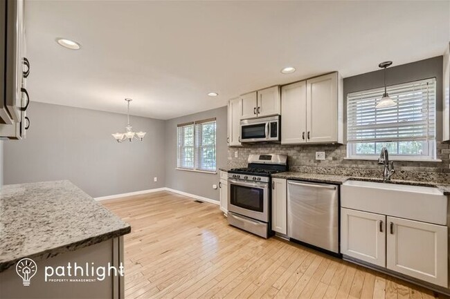 Foto del edificio - 6626 Hunters Wood Cir, Catonsville, MD, 21228