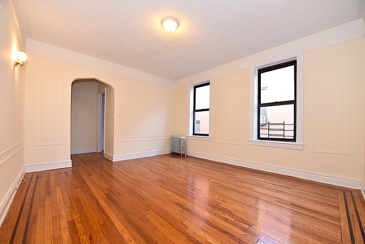 Primary Photo - 2520 42nd St