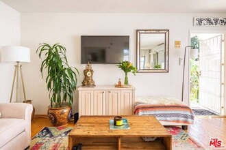 Building Photo - 1418 Stanford St