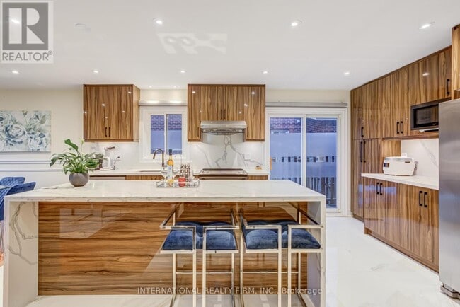 Building Photo - 11 Belvedere Crescent