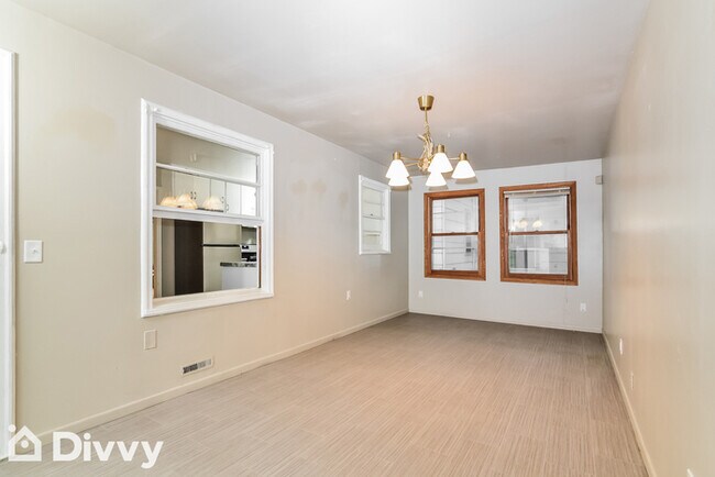 Building Photo - 5115 Vincent Avenue North