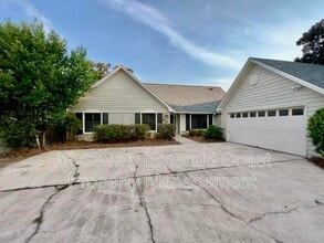 Building Photo - 710 Swan Ln