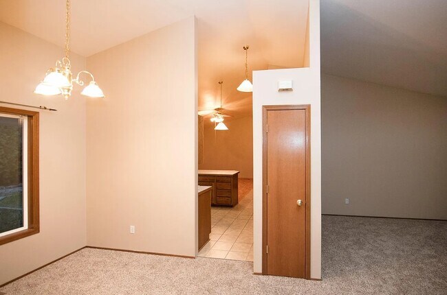 Foto del edificio - 1603 Valley W Ave
