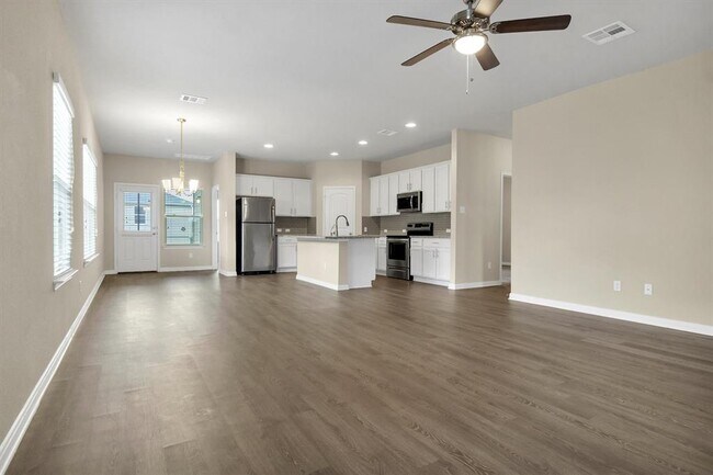 Building Photo - 1013 Gaelic Dr