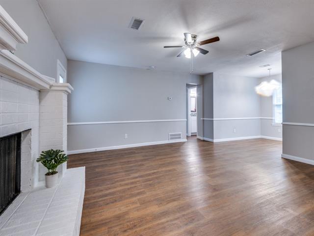 Foto del edificio - 7804 Pebblebrook Dr