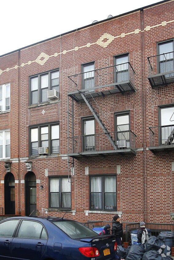 Primary Photo - 2054 77th St