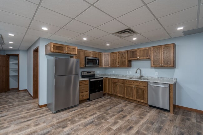 Kitchen - 513 N Riverfront Dr