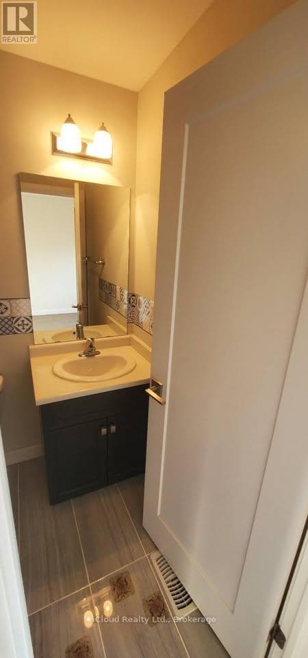 Building Photo - 1169 Garner Rd E