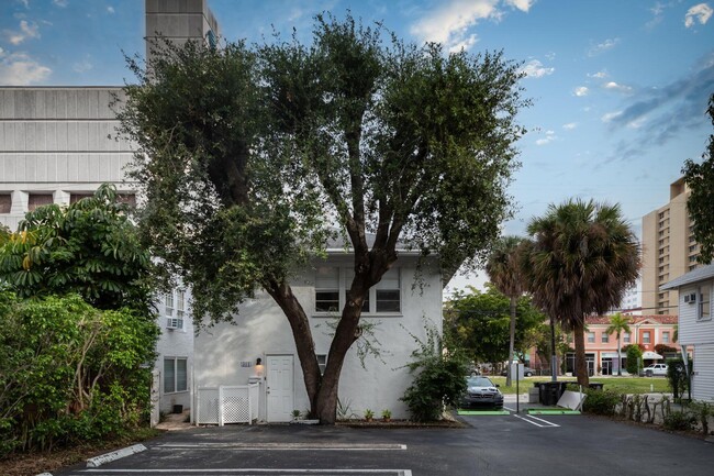 Foto del edificio - 311 Hibiscus St