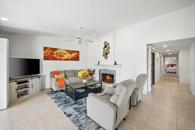 Building Photo - 69 Camino Arroyo N