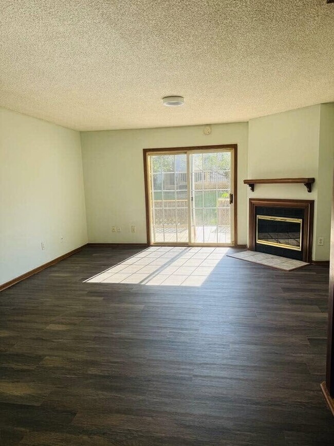 Foto del edificio - 170 Hawkins Ln
