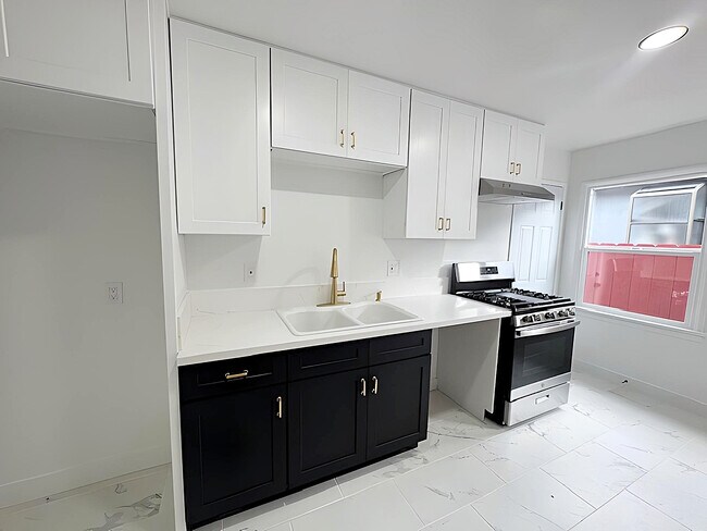 Foto del edificio - 2416 Boone Ave