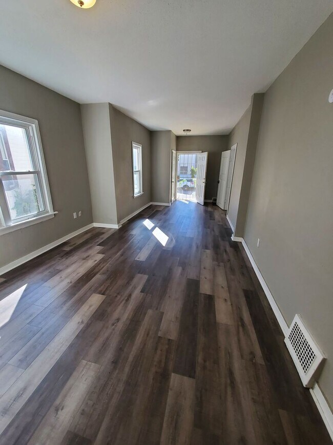 Foto del edificio - 330 W Concordia Ave