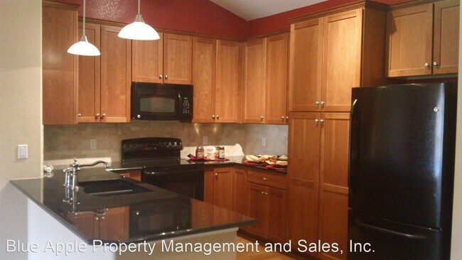 Building Photo - 3 br, 2 bath House - 10056 W. Unser Dr. #302