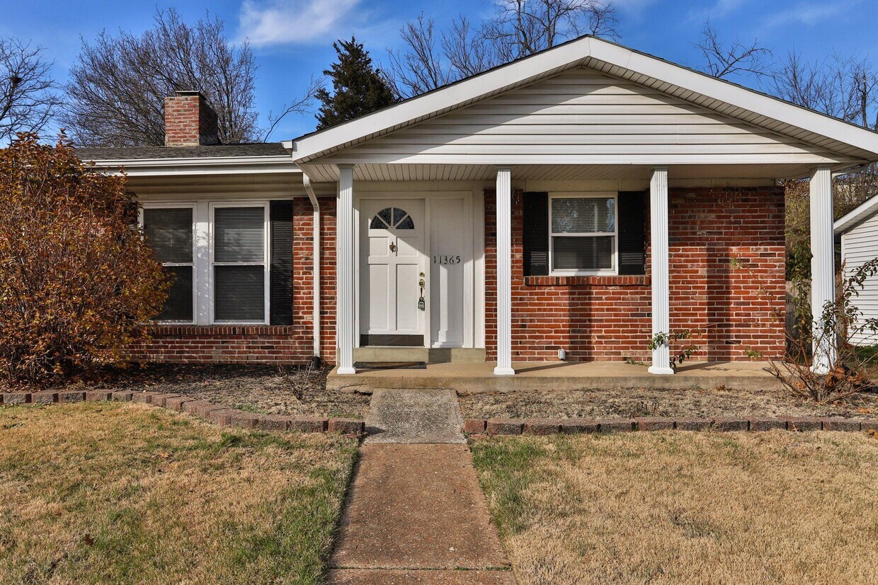 11365 Momarte Ln, Saint Louis, MO 63146 House Rental in Saint Louis