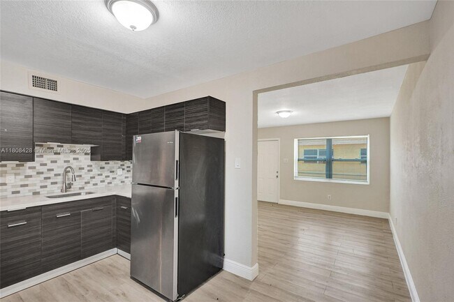 Foto del edificio - 429 NW 9th Ave