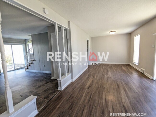 Building Photo - Classic 3/2.5 Hickory Hill Duplex Now Avai...