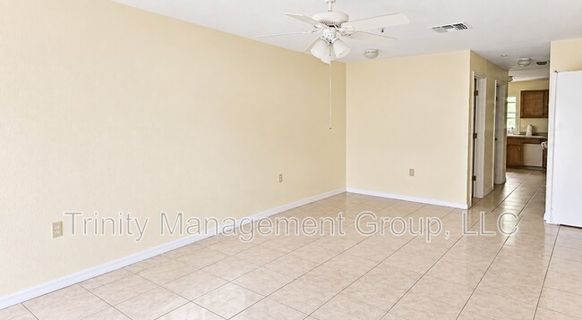 Foto del edificio - 5822 Congress St
