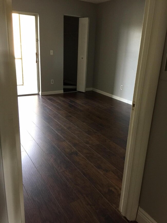 Foto del edificio - 101 Meadows Cir
