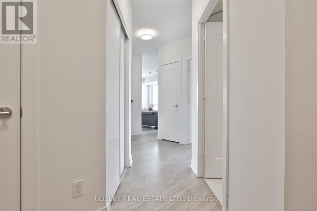 Building Photo - 80-1280 Vanauley St
