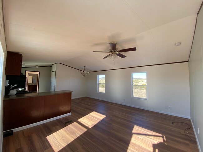 Building Photo - 533 Frost Rd