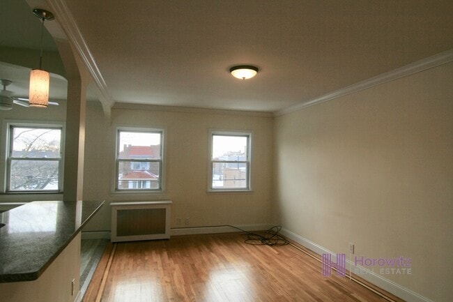 Building Photo - 47-17-47-28 28th Ave