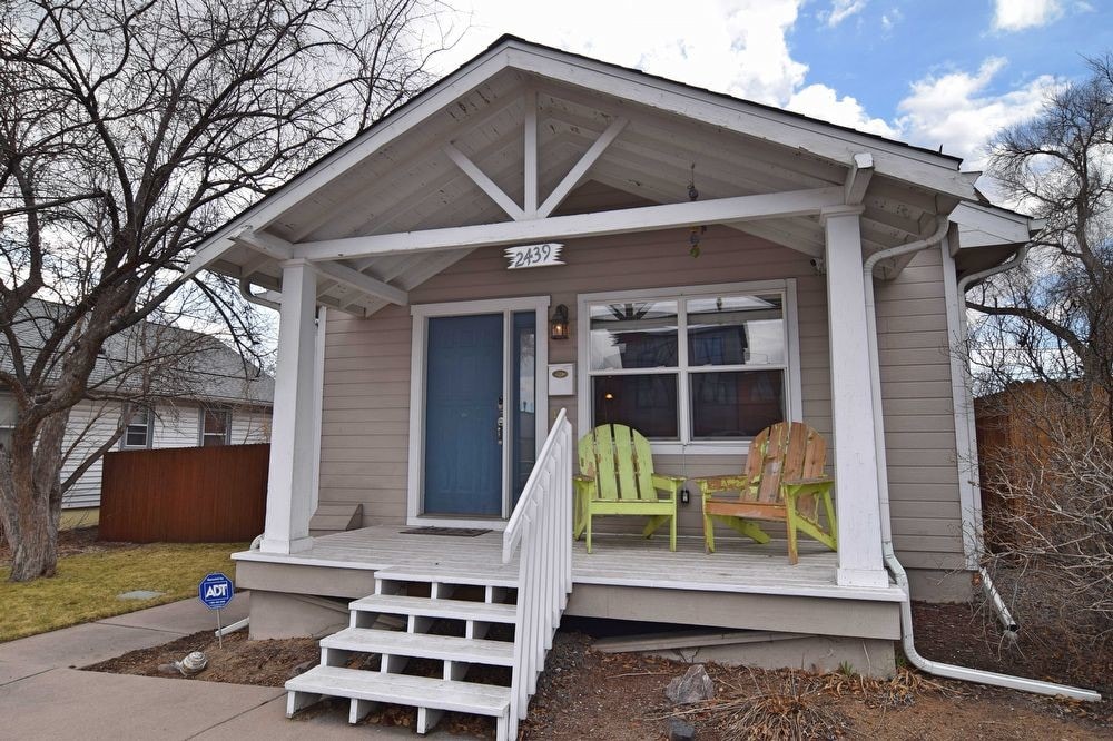 Primary Photo - 2439 Ames St
