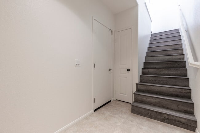 Building Photo - 1143 Terracina Ln