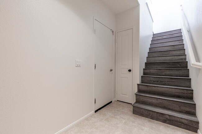 Foto del edificio - 1143 Terracina Ln