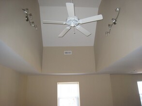 Building Photo - 224 Old York Rd