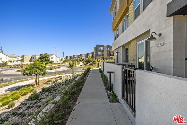 Foto del edificio - 27109 Vly Oak Pl