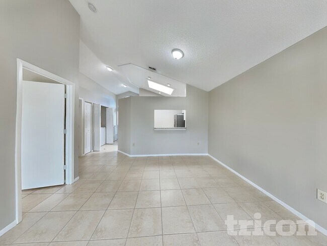 Foto del edificio - 4210 38th St W